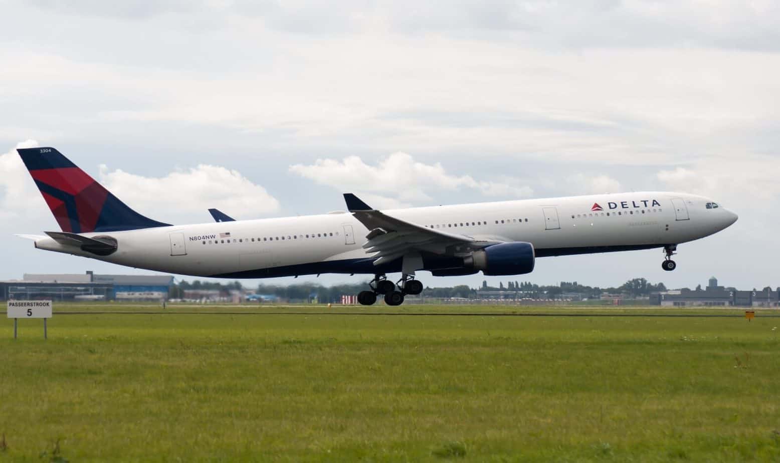 Delta airplane from the best accessible airlines for disabled passengers