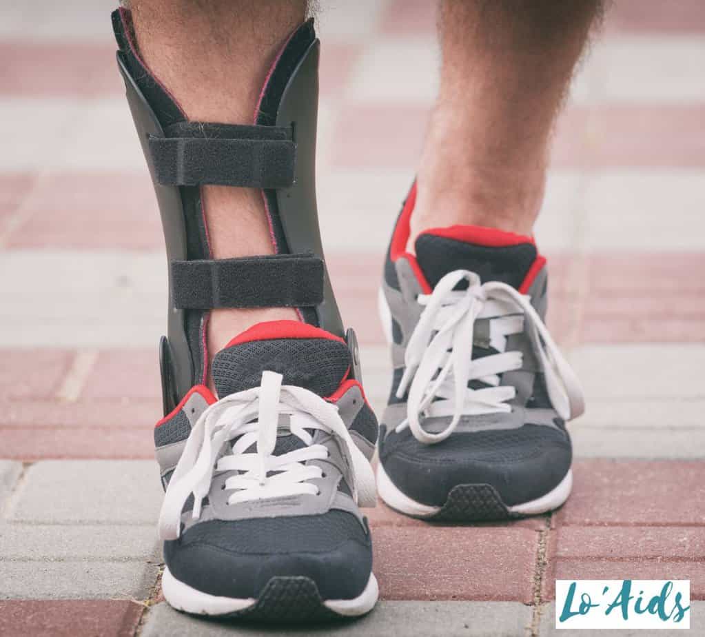 men wearing stirrup ankle brace but how to pick the correct ankle brace